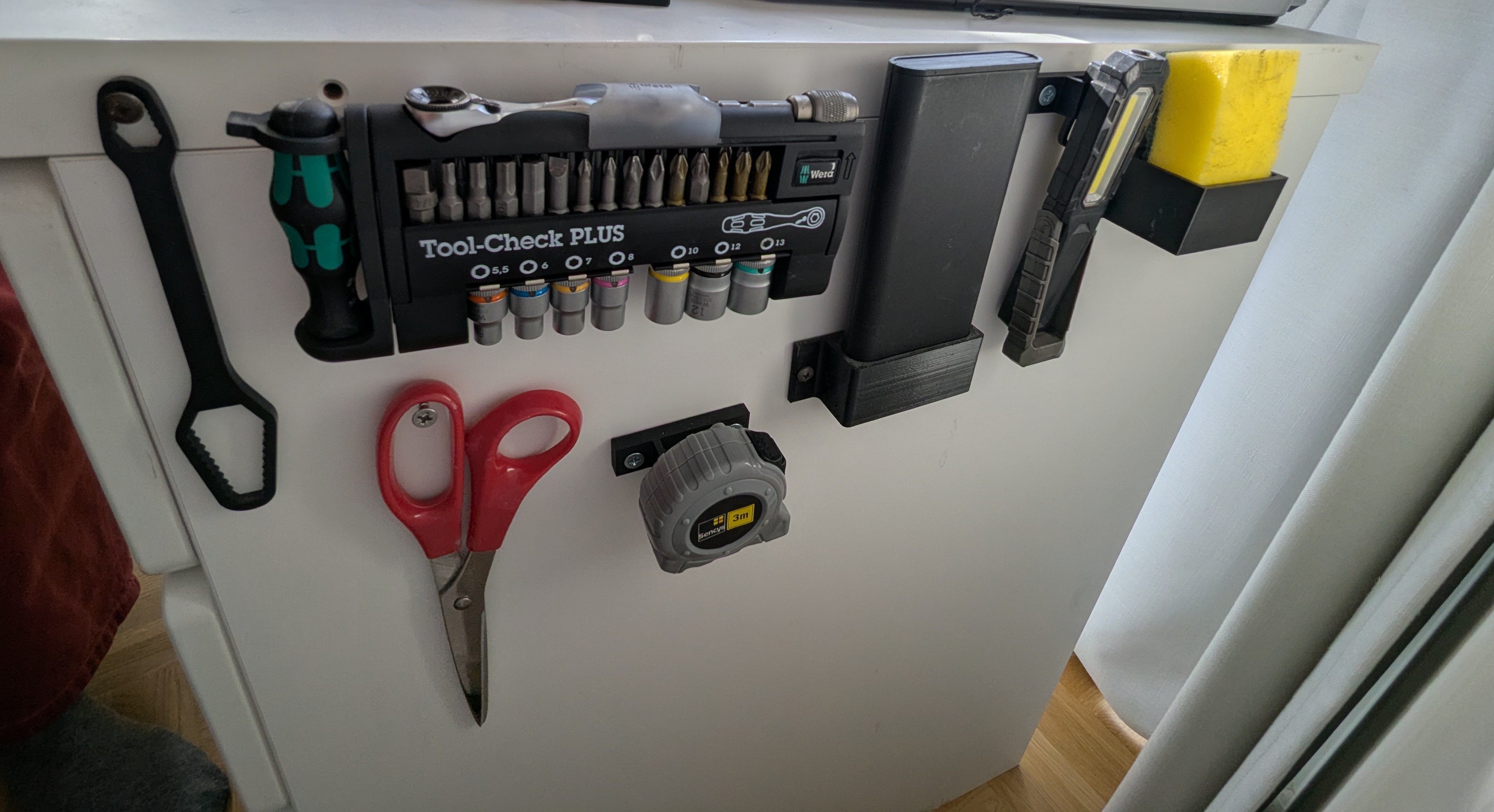 Desk brackets for reclaiming dead space