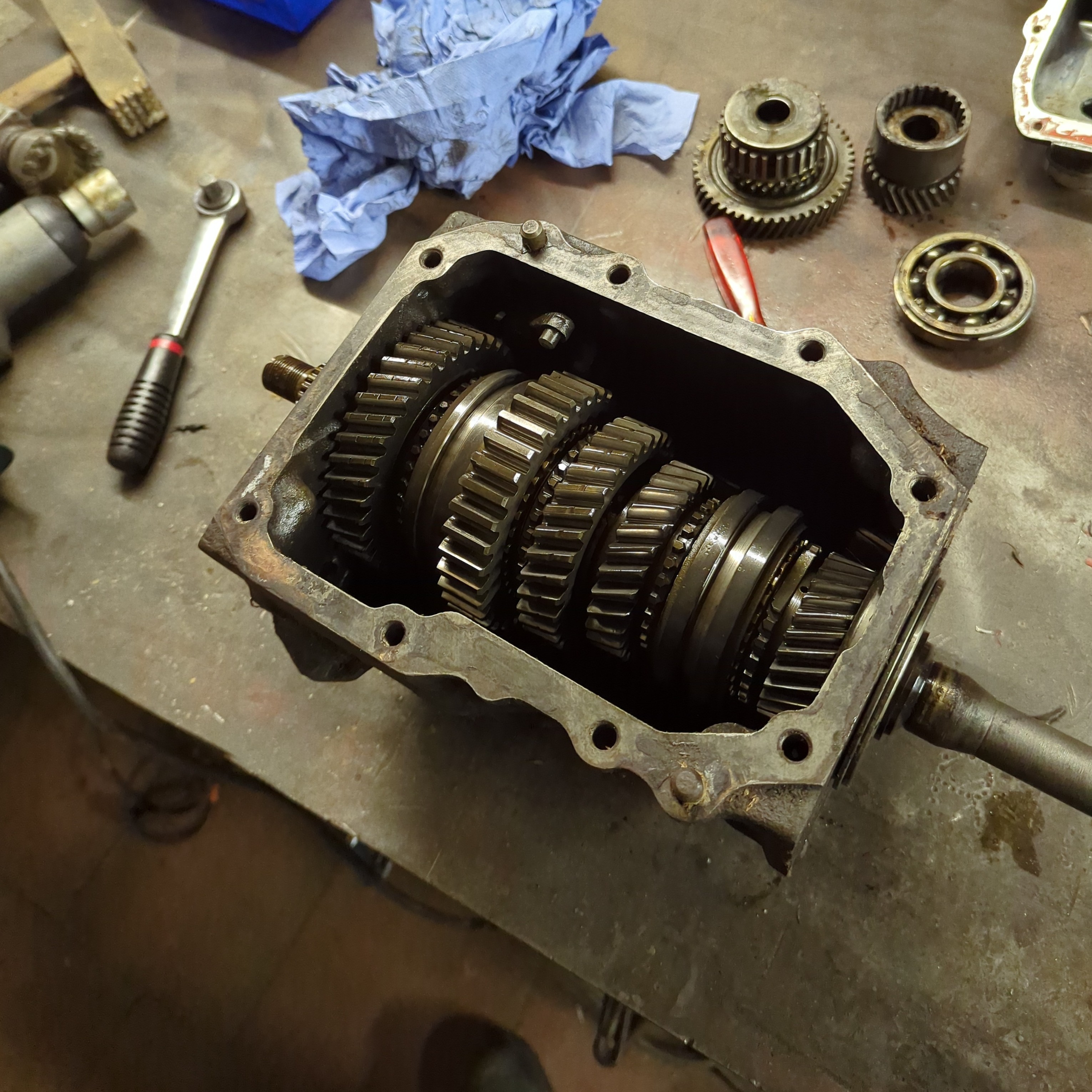 Gearbox disassembled 1